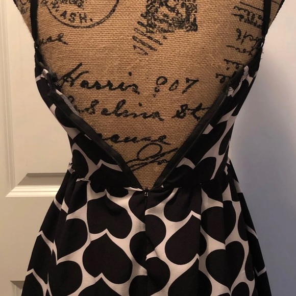 Cute heart ♥️ print dress - Picture 3 of 7